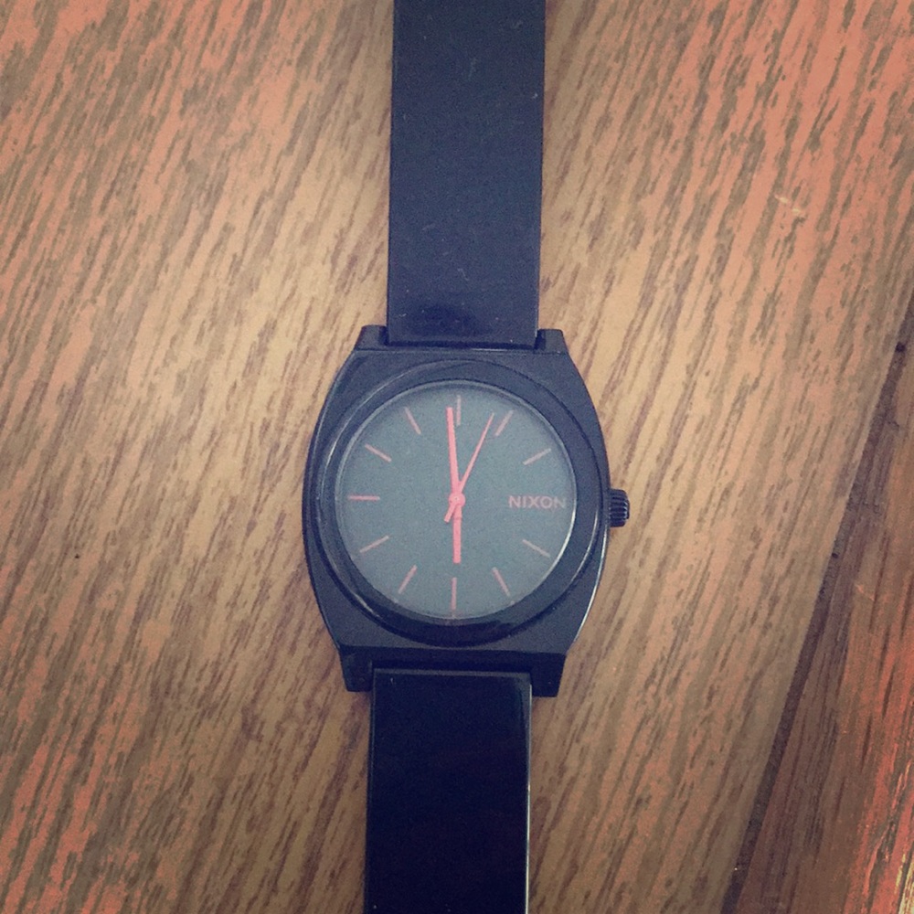 Nixon minimal Watch
